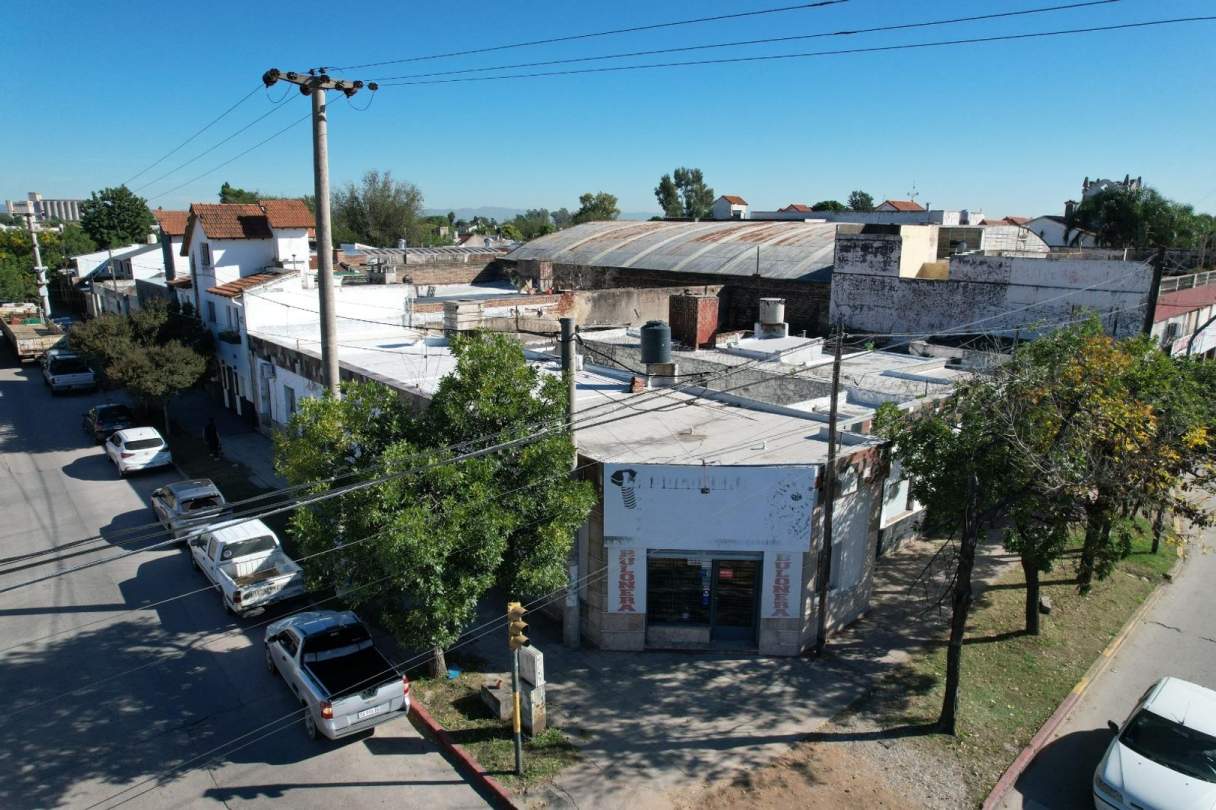 Se vende lote para demoler Z G3 PB 3 PISOS