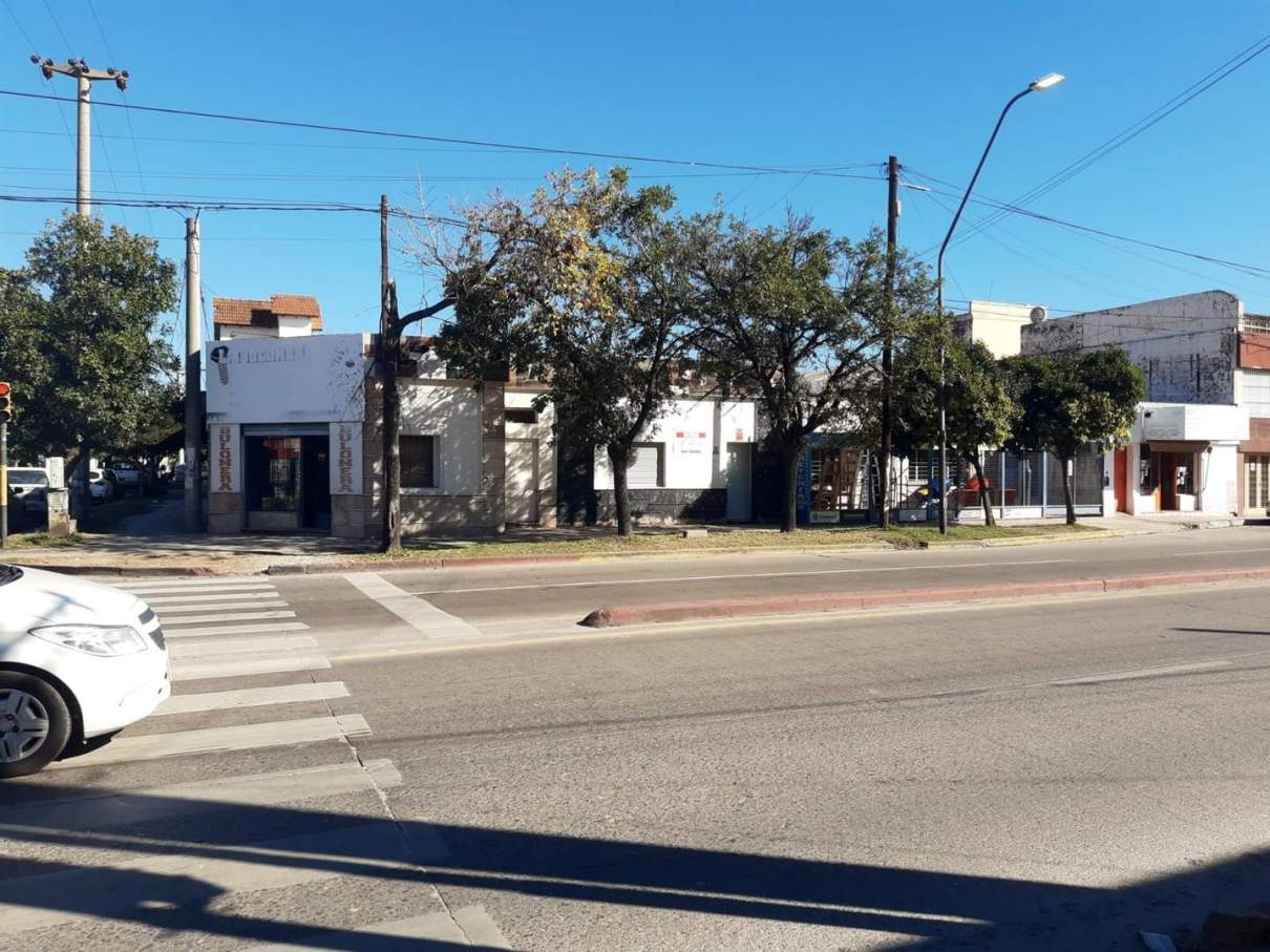 Se vende lote para demoler Z G3 PB 3 PISOS