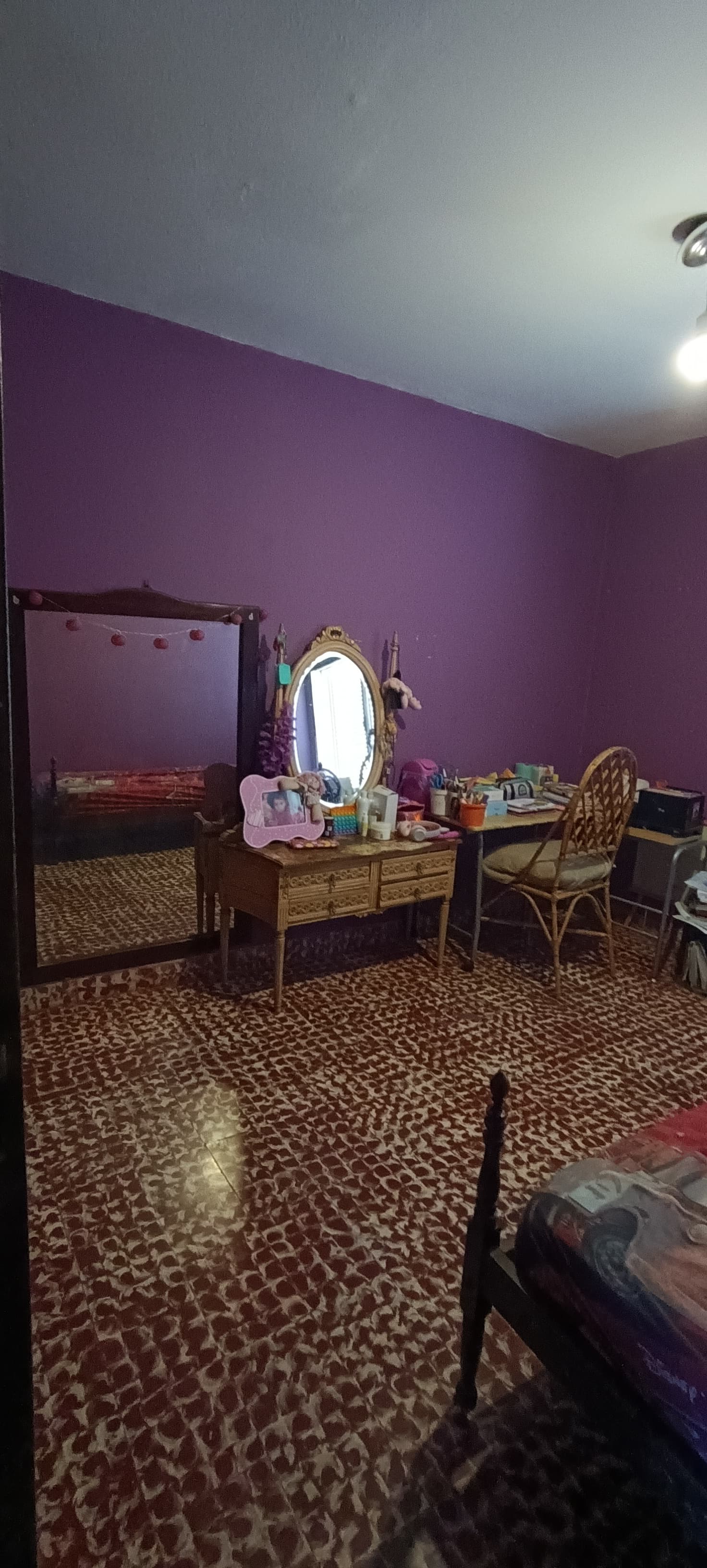 Se vende casa mas local comercial y galpón en La Calera