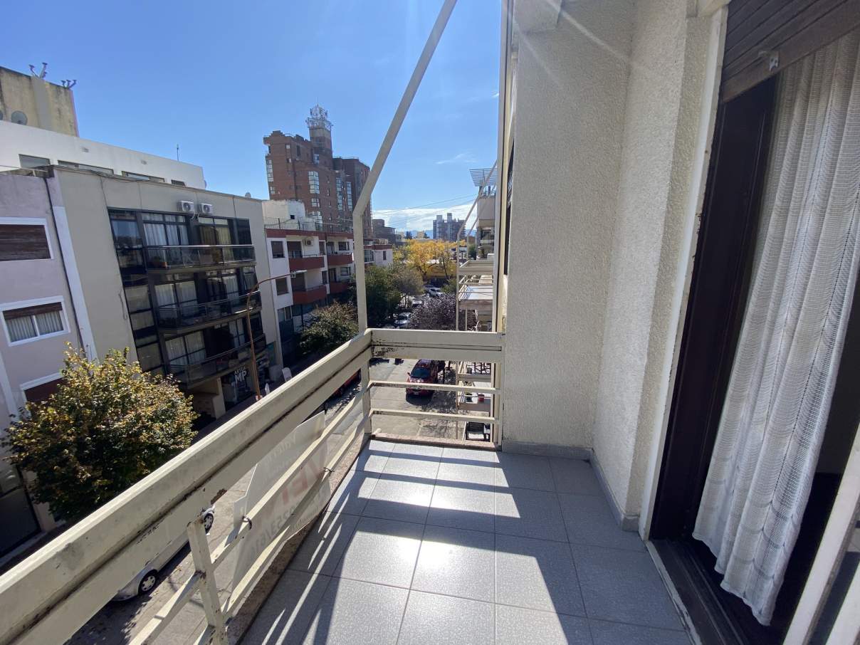 VENTA DEPARTAMENTO CENTRICO 2 DORMITORIOS CARLOS PAZ