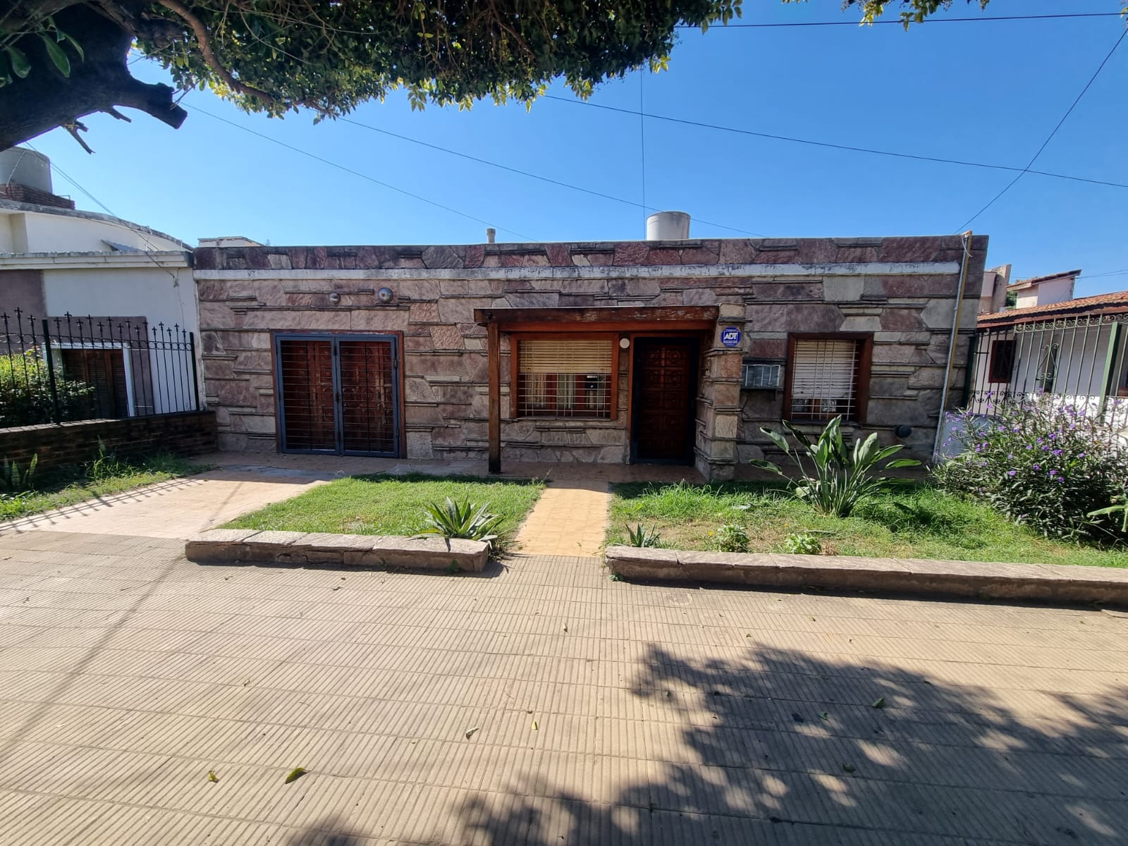 Se vende casa 3 dormitorios en Ameghino Sud