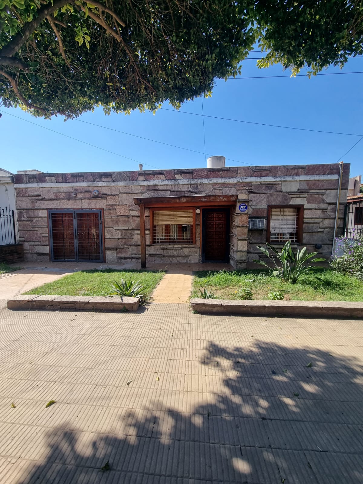 Se vende casa 3 dormitorios en Ameghino Sud