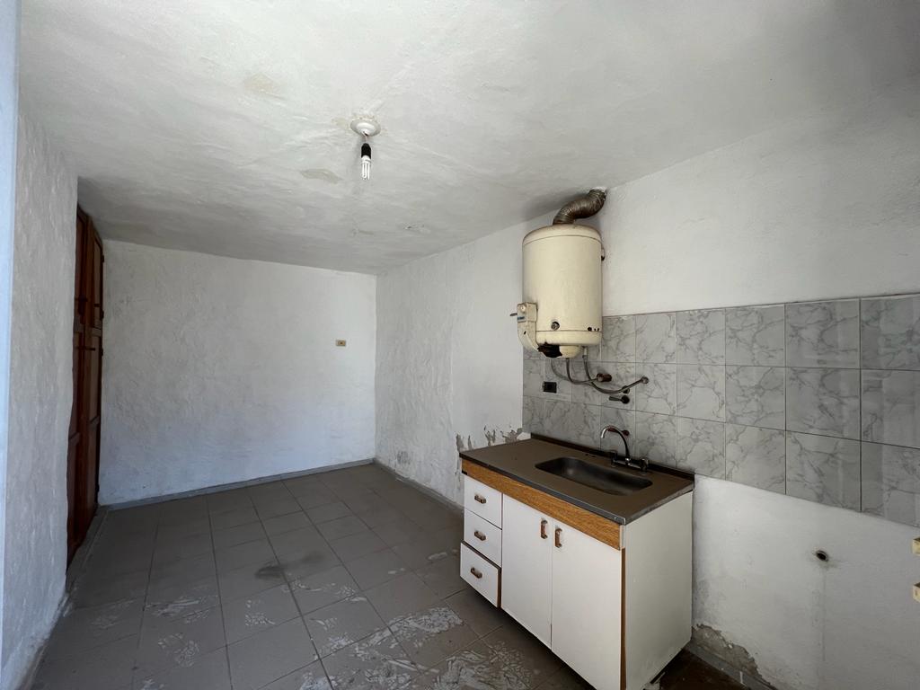 B OBSERVATORIO - VENDO CASA 2 DORMITORIOS CON DPTO-  CON RENTA -