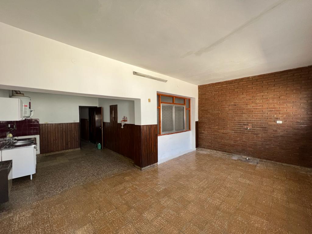 B OBSERVATORIO - VENDO CASA 2 DORMITORIOS CON DPTO-  CON RENTA -