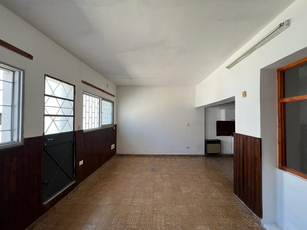 B OBSERVATORIO - VENDO CASA 2 DORMITORIOS CON DPTO-  CON RENTA -