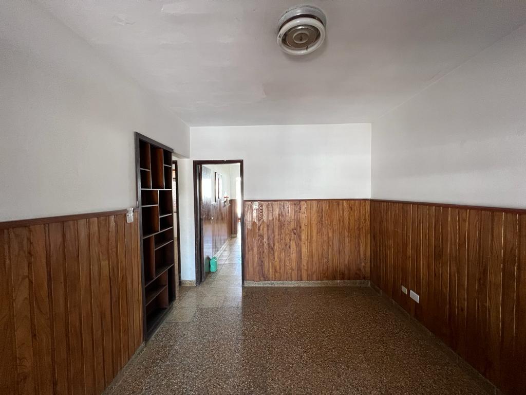 B OBSERVATORIO - VENDO CASA 2 DORMITORIOS CON DPTO-  CON RENTA -