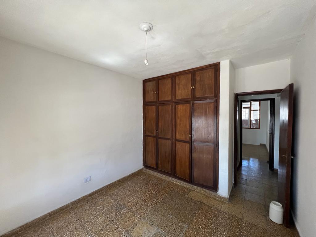 B OBSERVATORIO - VENDO CASA 2 DORMITORIOS CON DPTO-  CON RENTA -