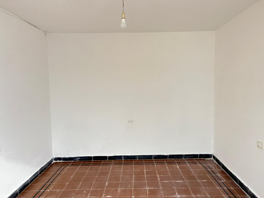 CASA EN VENTA BARRIO GUEMES  CON RENTA