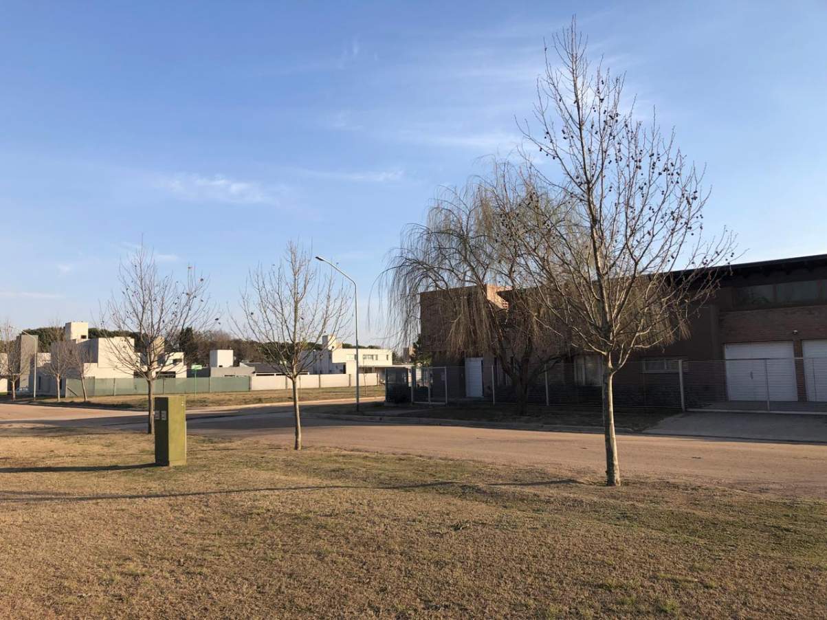 DUEÑO VENDE LOTE EN RIO CUARTO SIEMPRE VERDE CON ESCRITURA Y FINANCIACION AMPLIA OPORTUNIDAD