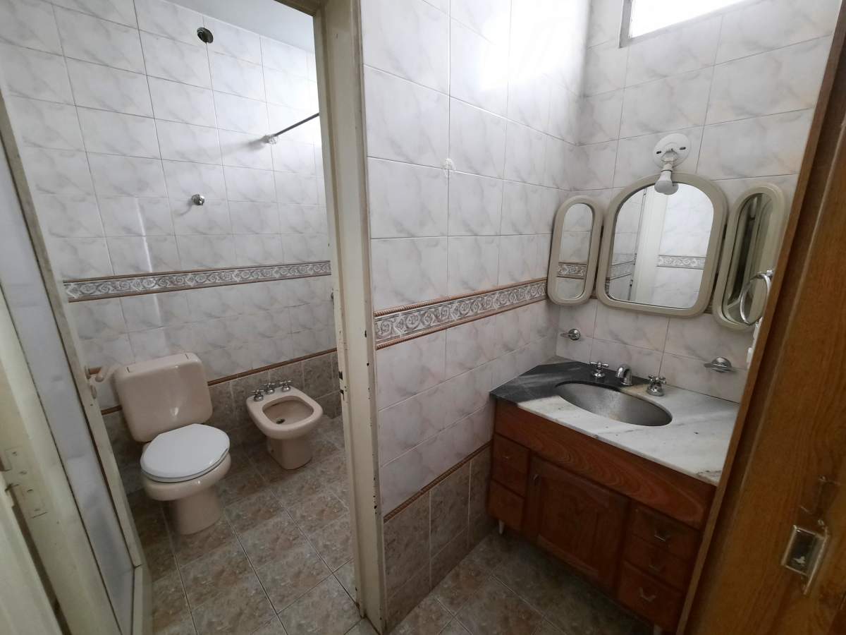 OPORTUNIDAD - VENDO CASA CON DEPARTAMENTO - B SAN FRANCISCO