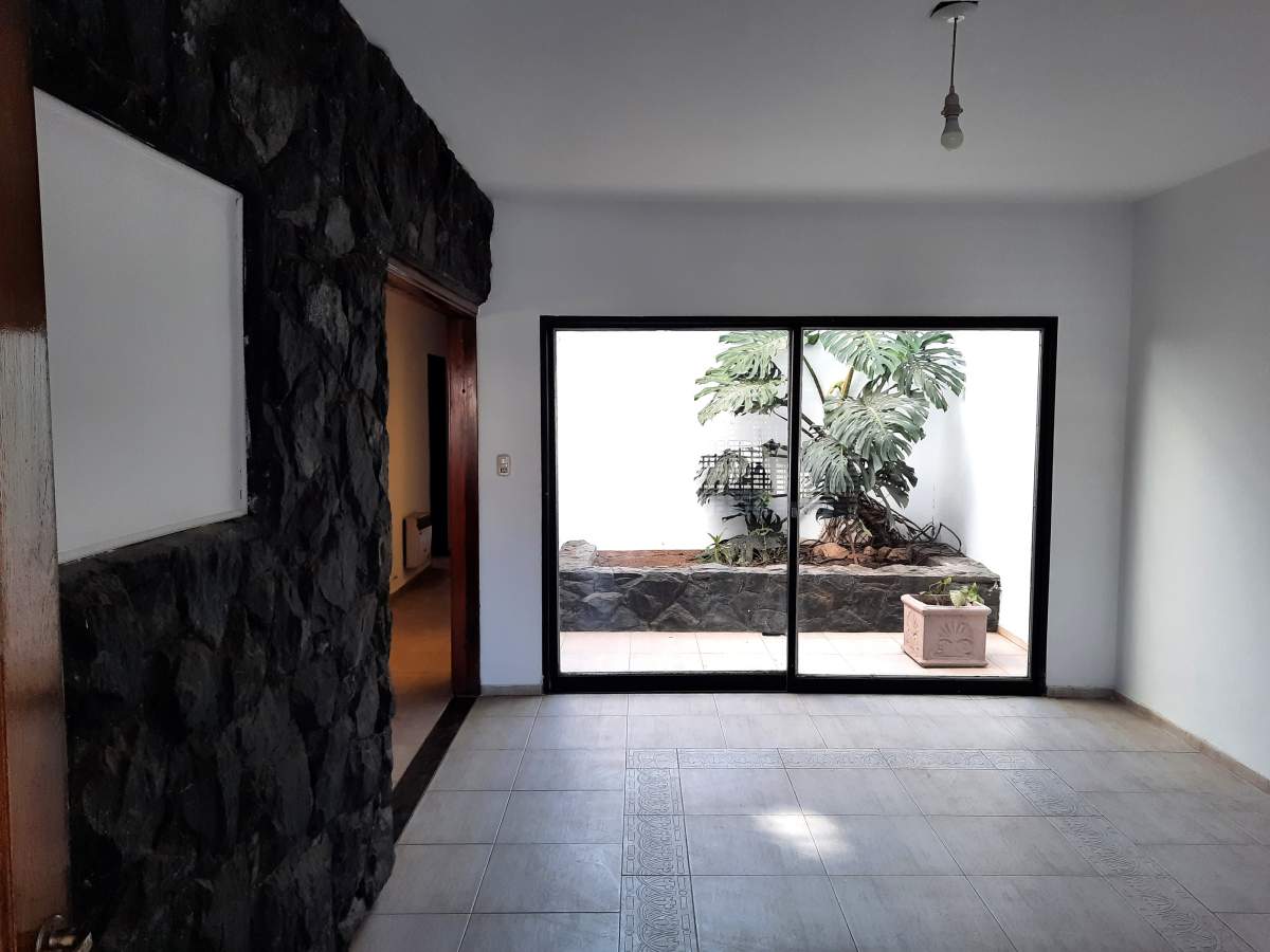 OPORTUNIDAD - VENDO CASA CON DEPARTAMENTO - B SAN FRANCISCO
