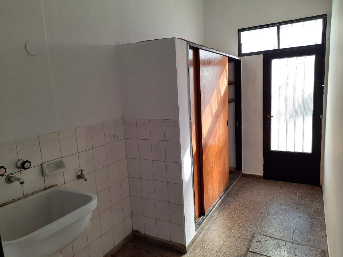 OPORTUNIDAD - VENDO CASA CON DEPARTAMENTO - B SAN FRANCISCO