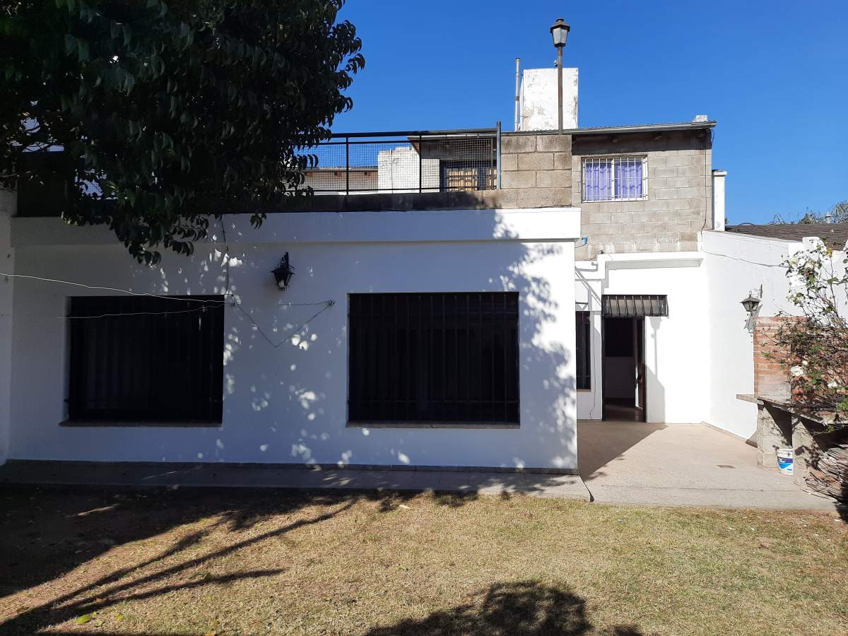 OPORTUNIDAD - VENDO CASA CON DEPARTAMENTO - B SAN FRANCISCO