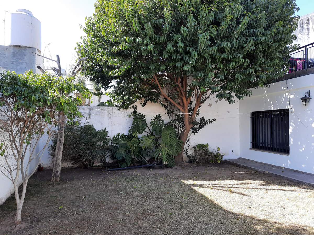 OPORTUNIDAD - VENDO CASA CON DEPARTAMENTO - B SAN FRANCISCO