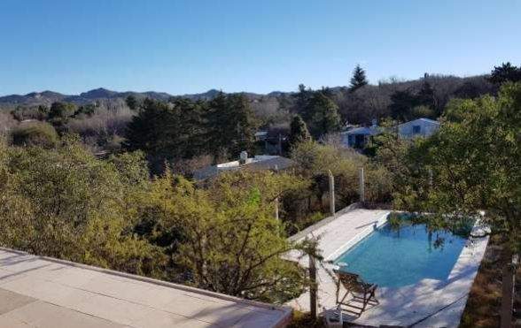 VENDO HERMOSA CASA EN AGUA DE ORO APTO BANCOR Y CREDITO BANCO PRIVADO