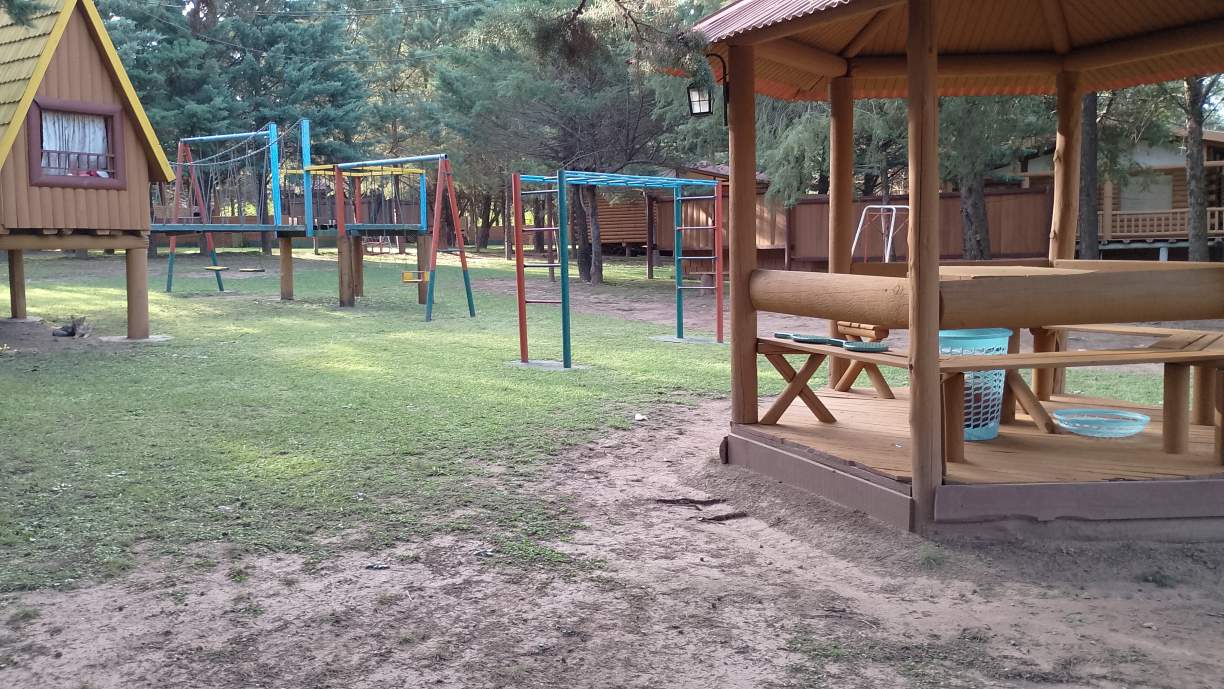 VENTA DE 2 CABAÑAS DE 2 DORMITORIOS-STA.MÓNICA