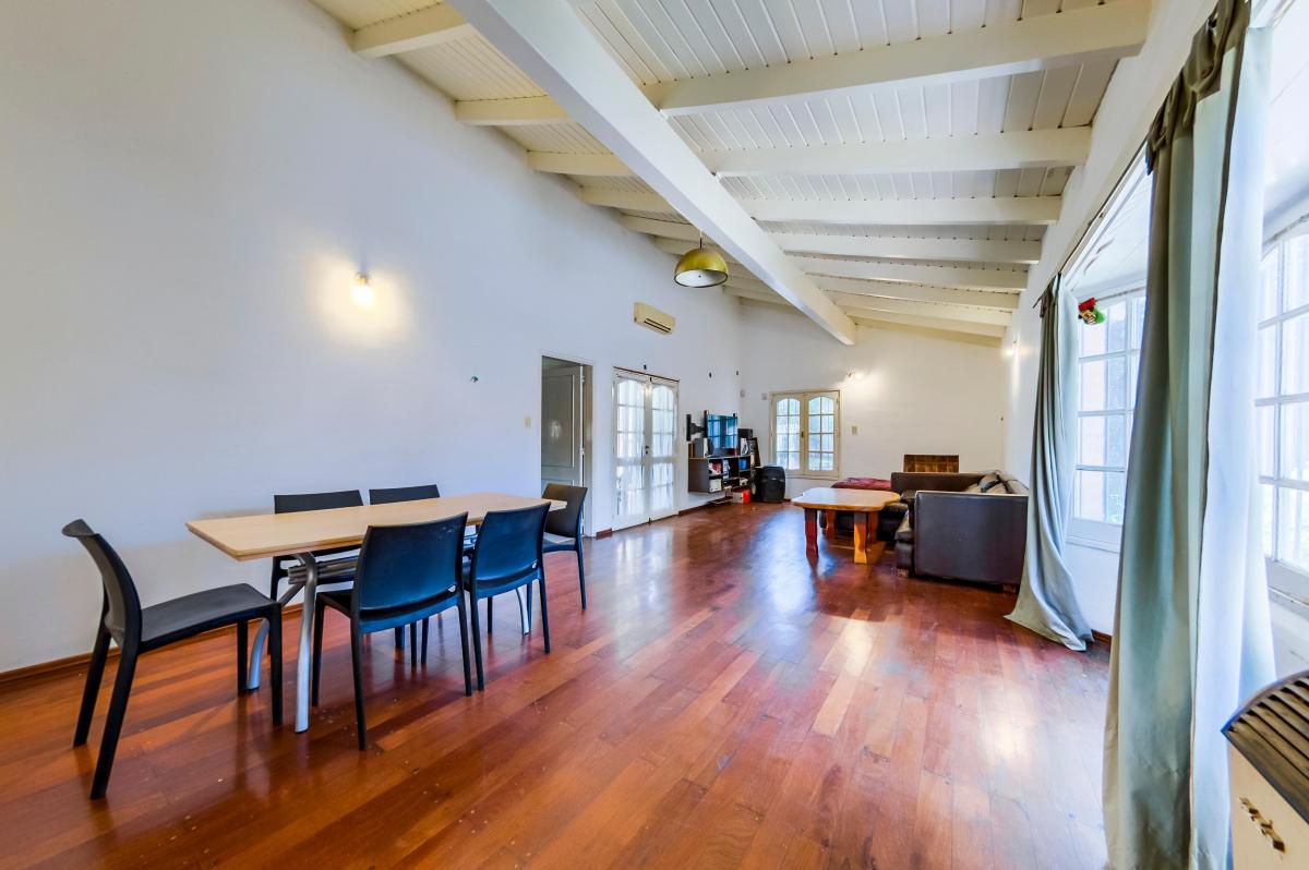 Venta. Casa 3 Dorm. 4 Baños. Garage 2 Vehículos. Jardín y Pileta. Urca. Córdoba