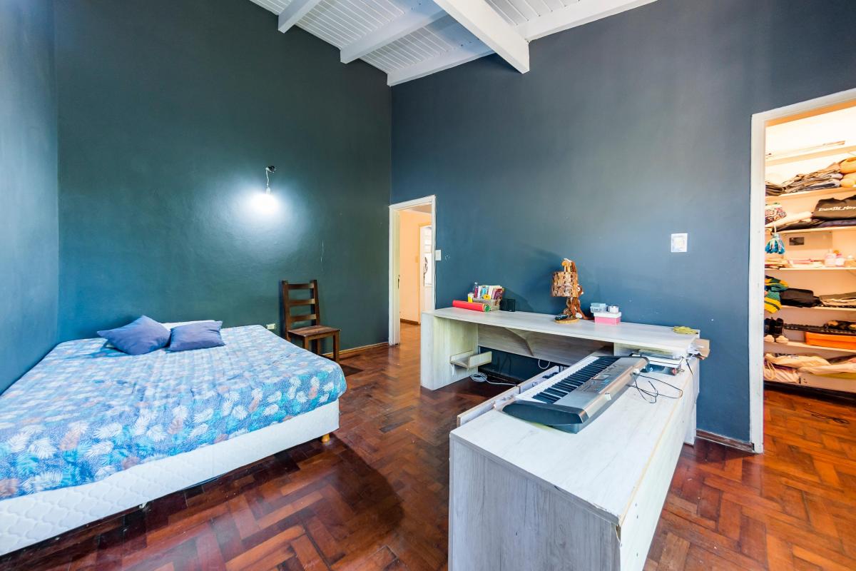 Venta. Casa 3 Dorm. 4 Baños. Garage 2 Vehículos. Jardín y Pileta. Urca. Córdoba
