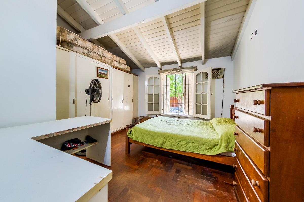 Venta. Casa 3 Dorm. 4 Baños. Garage 2 Vehículos. Jardín y Pileta. Urca. Córdoba