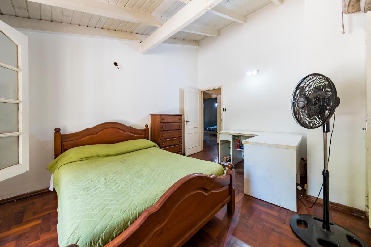 Venta. Casa 3 Dorm. 4 Baños. Garage 2 Vehículos. Jardín y Pileta. Urca. Córdoba