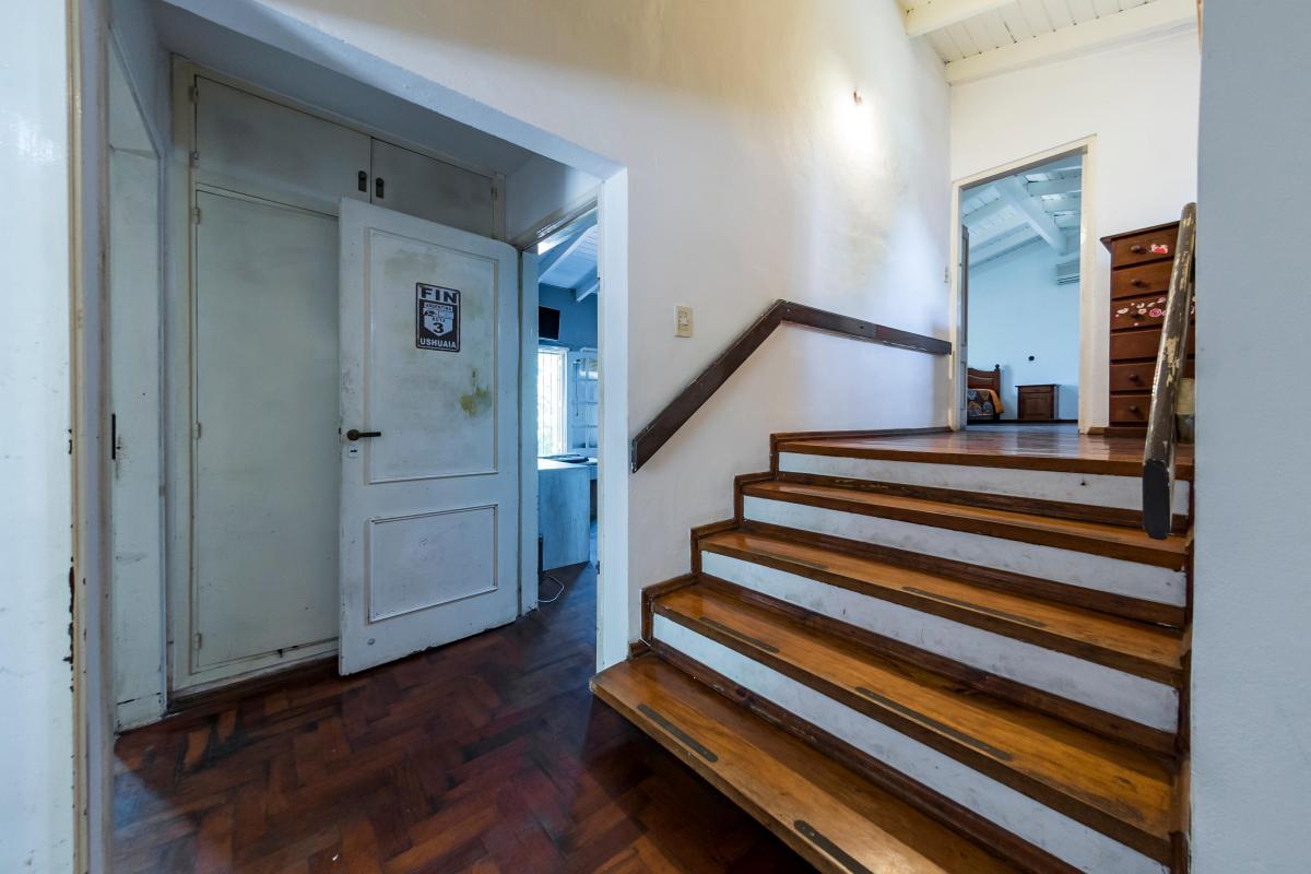 Venta. Casa 3 Dorm. 4 Baños. Garage 2 Vehículos. Jardín y Pileta. Urca. Córdoba
