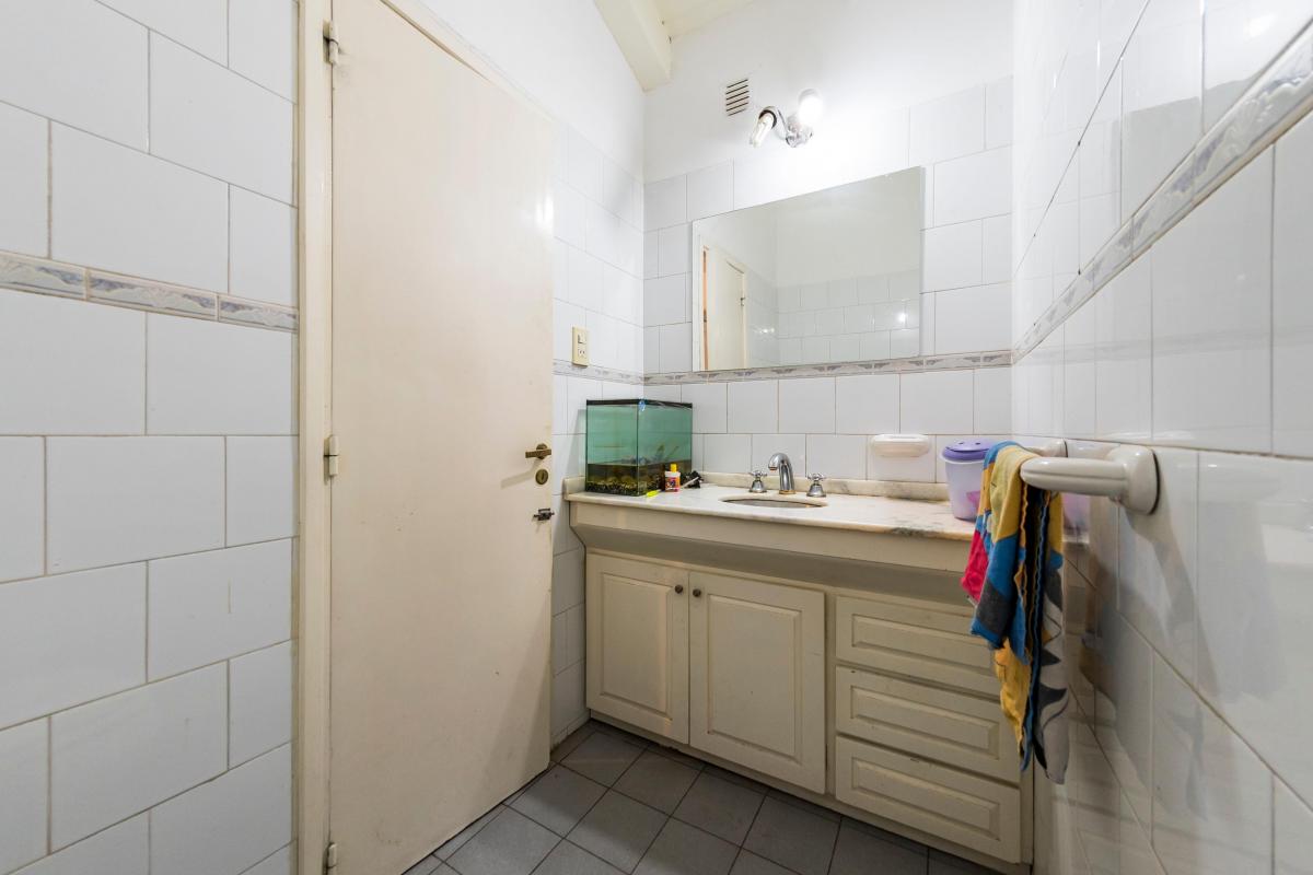 Venta. Casa 3 Dorm. 4 Baños. Garage 2 Vehículos. Jardín y Pileta. Urca. Córdoba