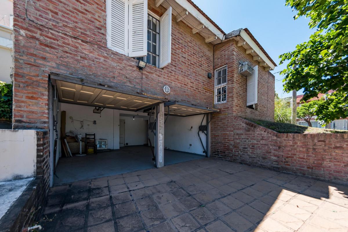 Venta. Casa 3 Dorm. 4 Baños. Garage 2 Vehículos. Jardín y Pileta. Urca. Córdoba