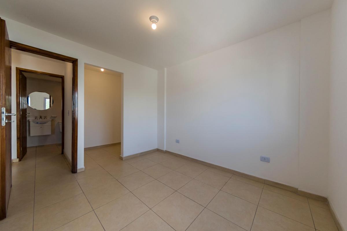 Venta. Departamento a Estrenar. 1 Dormitorio con Vestidor. Balcón. Alberdi.