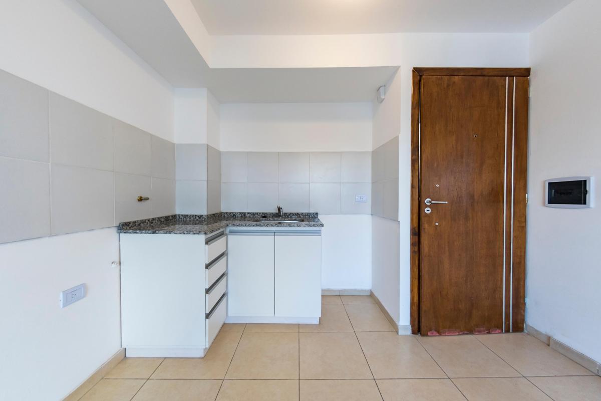 Venta. Departamento a Estrenar. 1 Dormitorio con Vestidor. Balcón. Alberdi.