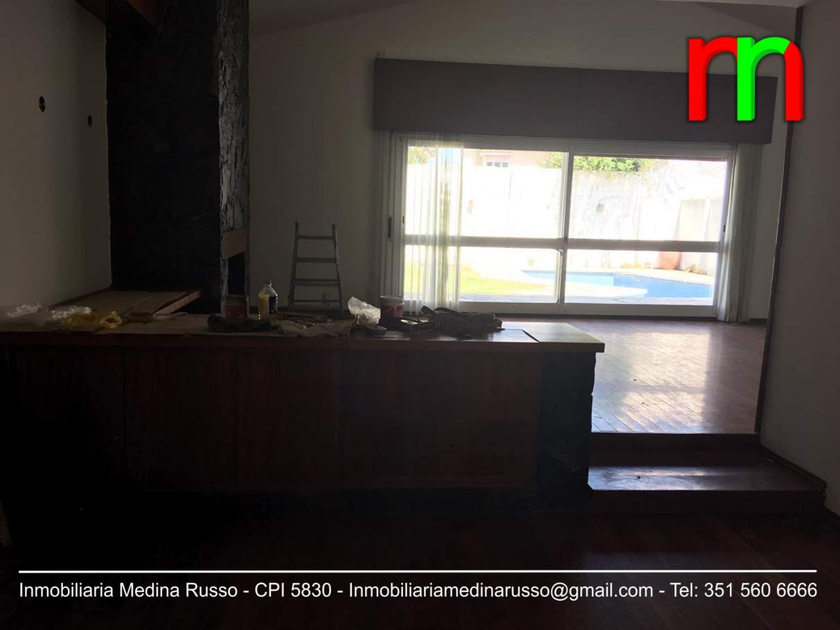CERRO DE LAS ROSAS - USO COMERCIAL