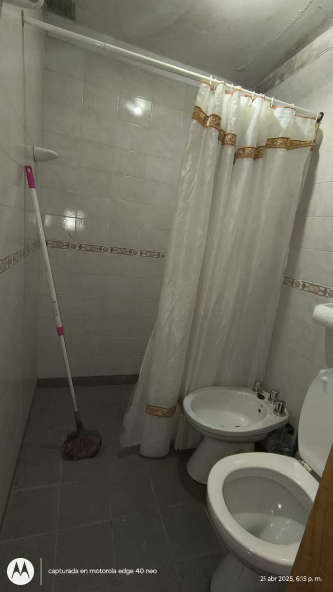 Talleres Oeste: Panaholma al 1400  Casa  Departamento  quincho  galpon 338 m2 cub terreno 480