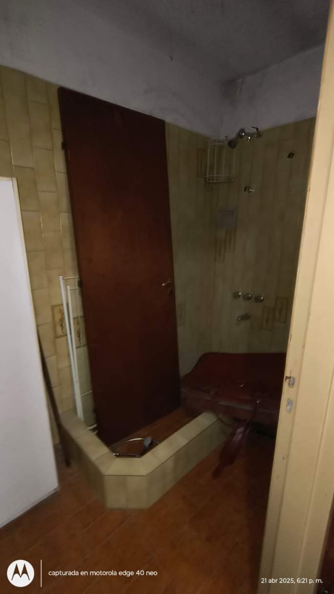 Talleres Oeste: Panaholma al 1400  Casa  Departamento  quincho  galpon 338 m2 cub terreno 480