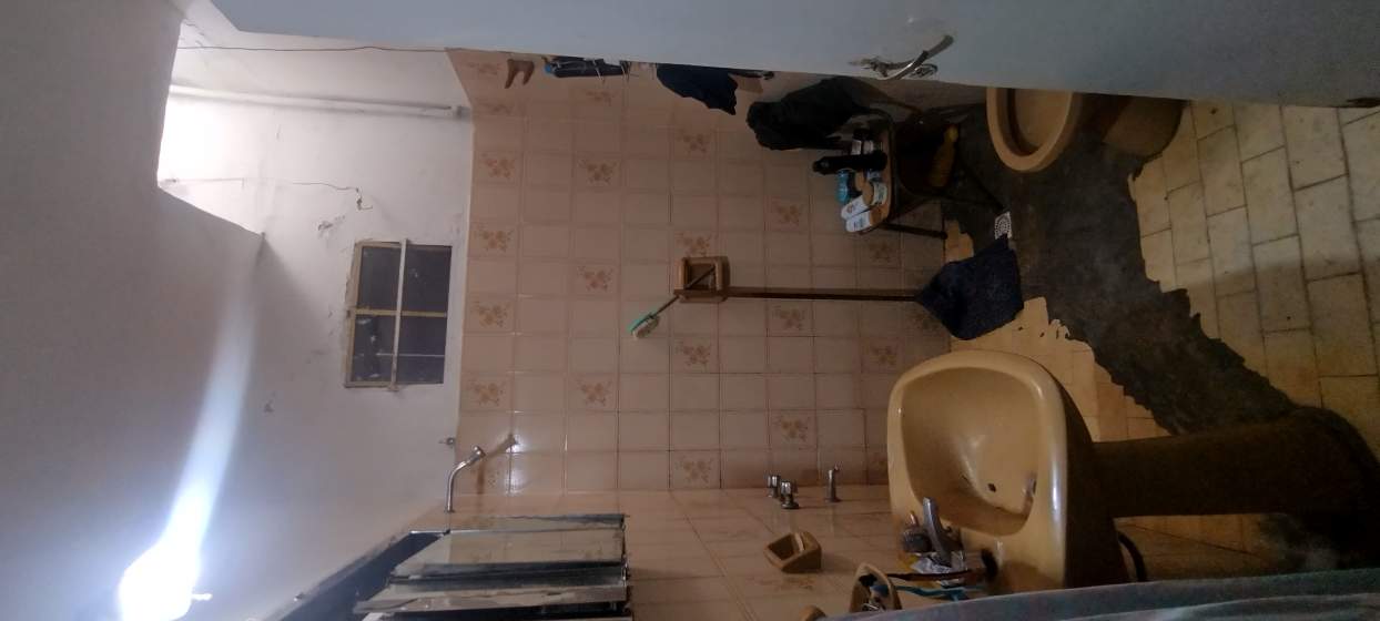 VENTA CASA 3 DORMITORIOS CON POSIBILIDAD DE HACER UN DEPTO