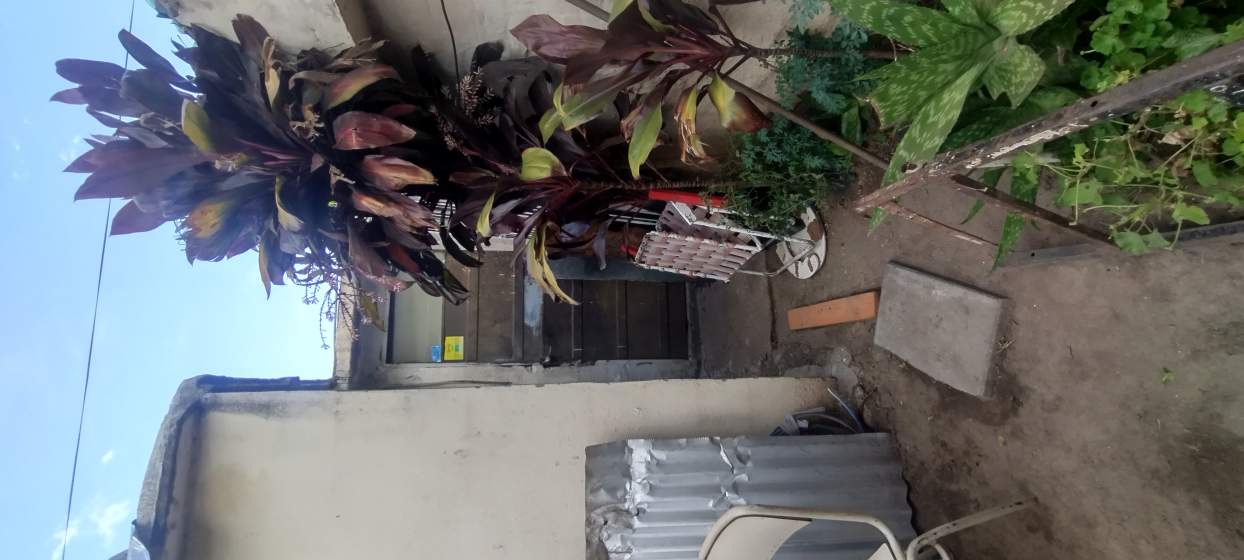 VENTA CASA 3 DORMITORIOS CON POSIBILIDAD DE HACER UN DEPTO