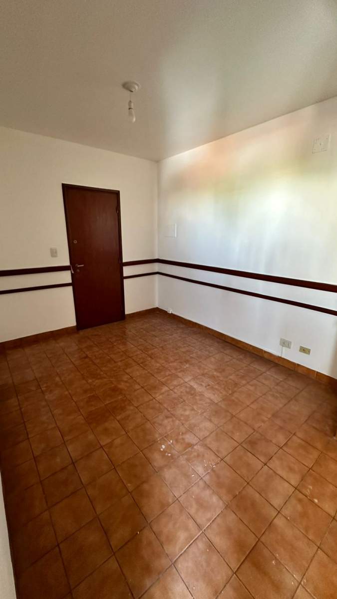 Dpto 3 dorm.c balcón. B General Paz. Venta.