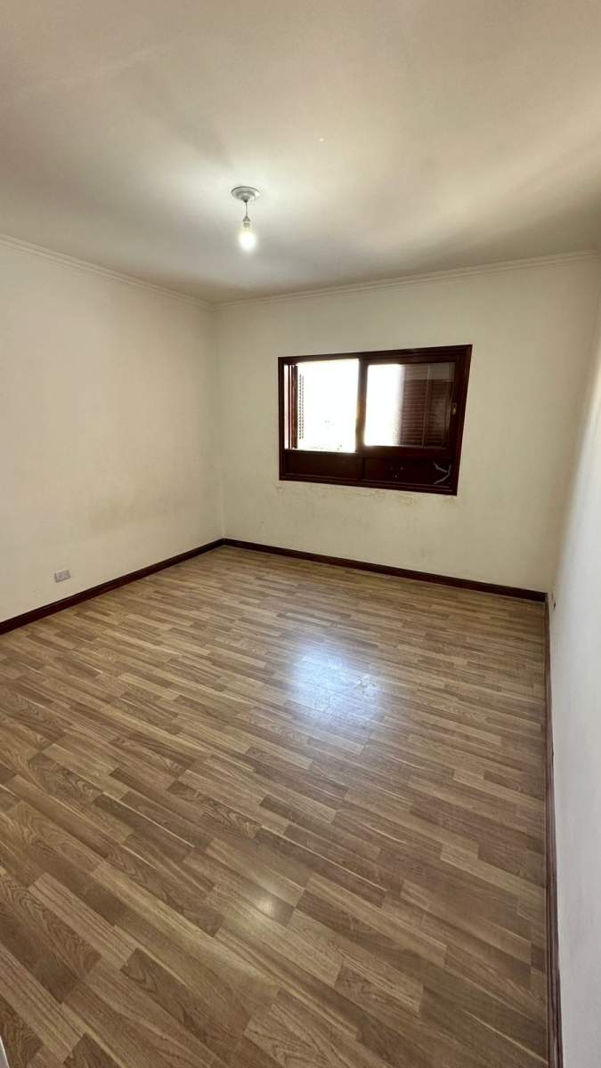 Dpto 3 dorm.c balcón. B General Paz. Venta.