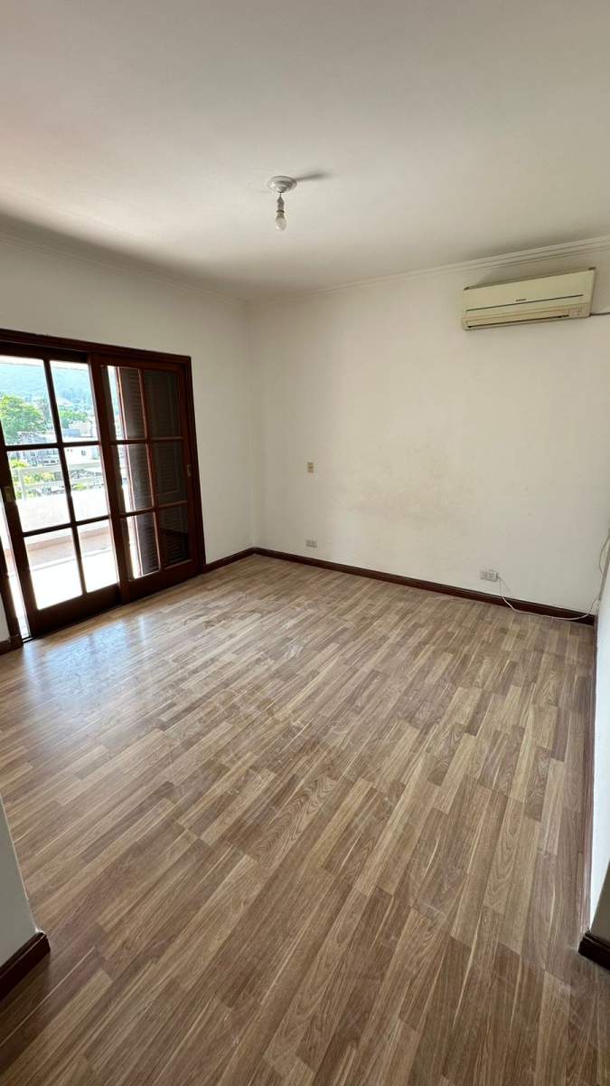 Dpto 3 dorm.c balcón. B General Paz. Venta.