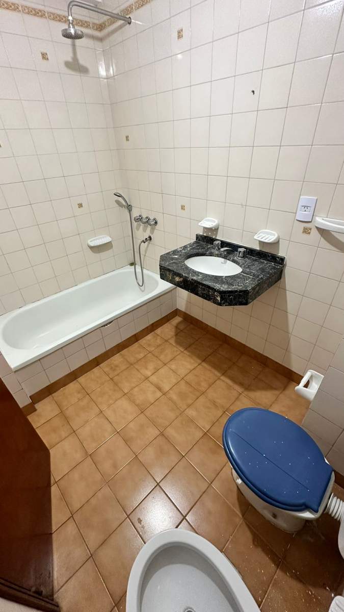 Dpto 3 dorm.c balcón. B General Paz. Venta.