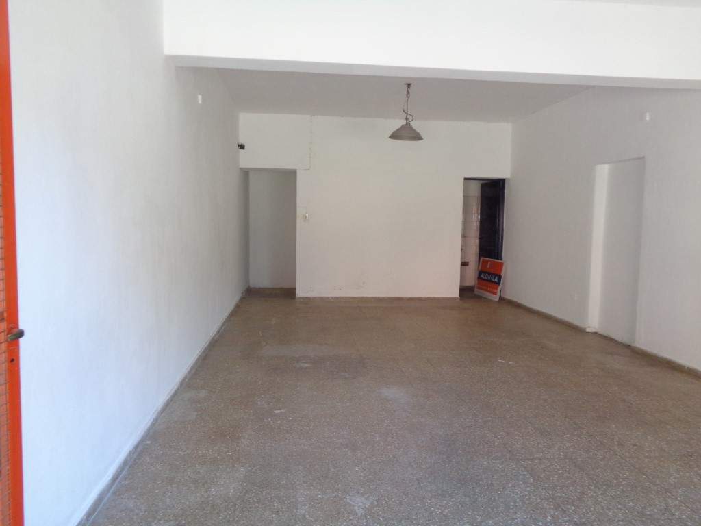 Barrio San Martín - Local Comercial Externo, Amplio y Luminoso con Vidriera a la Calle, Depósito y Baño Privado