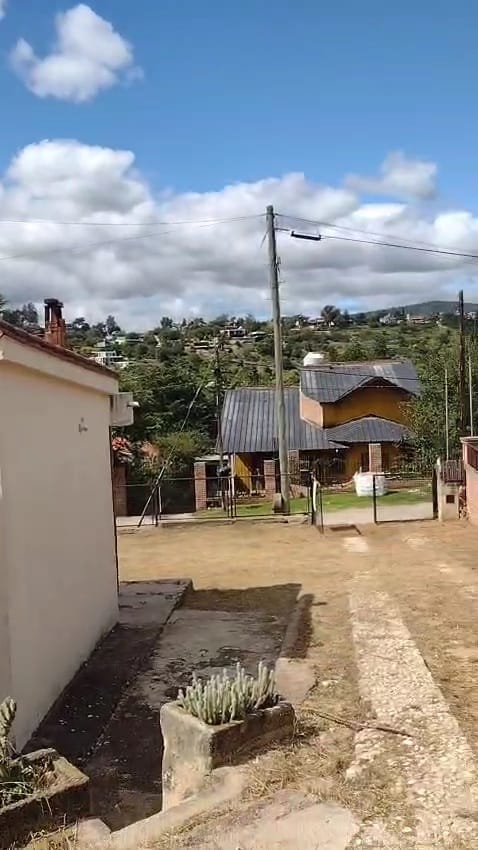 Casa en Venta con Terreno de 730 m en Villa Carlos Paz  3 Dormitorios  Entorno Natural  USD 46.000