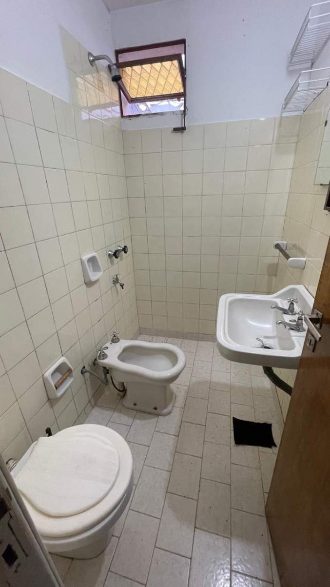 Casa en Venta con Terreno de 730 m en Villa Carlos Paz  3 Dormitorios  Entorno Natural  USD 46.000