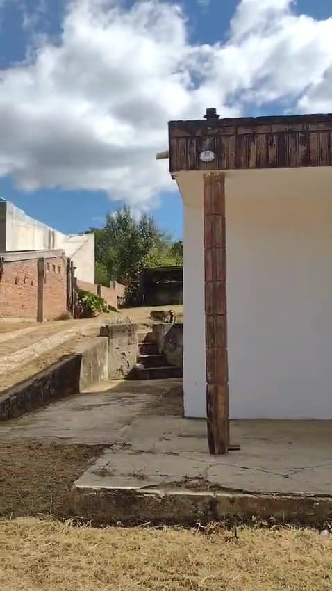 Casa en Venta con Terreno de 730 m en Villa Carlos Paz  3 Dormitorios  Entorno Natural  USD 46.000