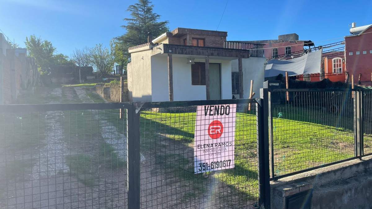 Casa en Venta con Terreno de 730 m en Villa Carlos Paz  3 Dormitorios  Entorno Natural  USD 46.000