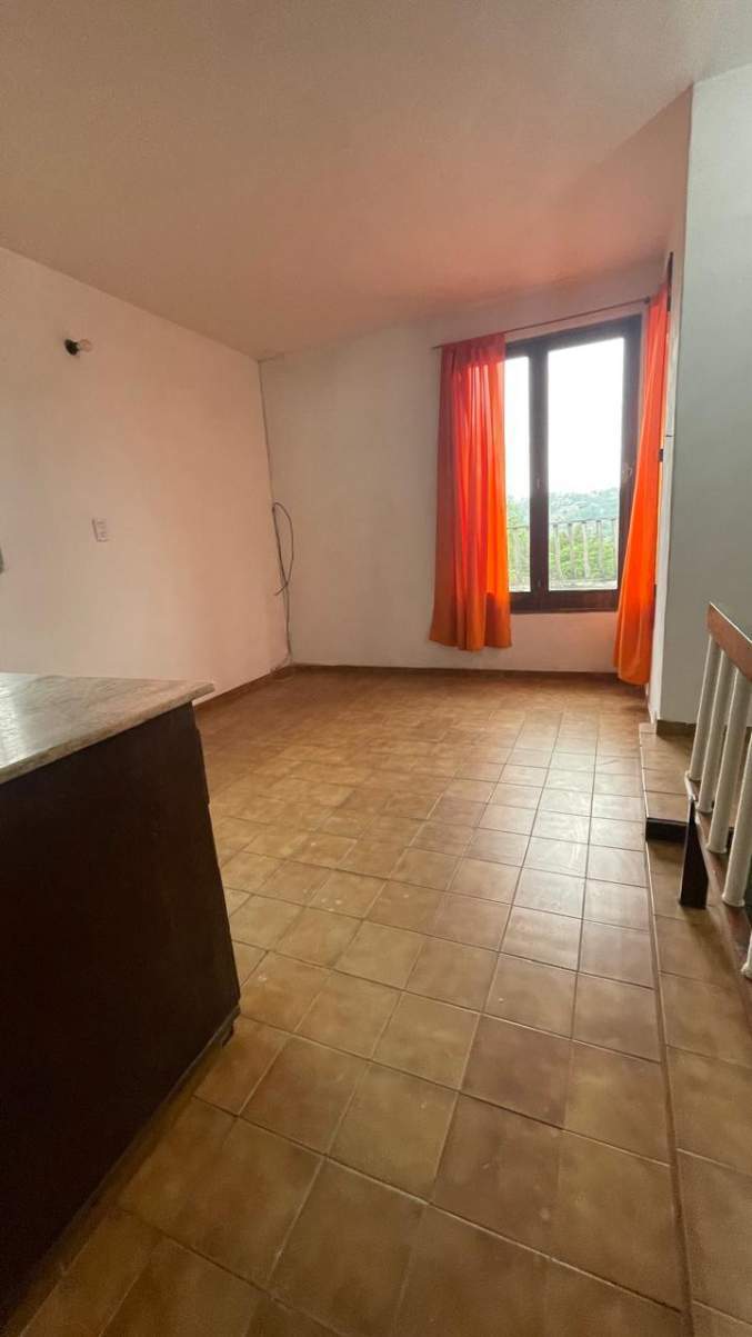 Casa en Venta con Terreno de 730 m en Villa Carlos Paz  3 Dormitorios  Entorno Natural  USD 46.000