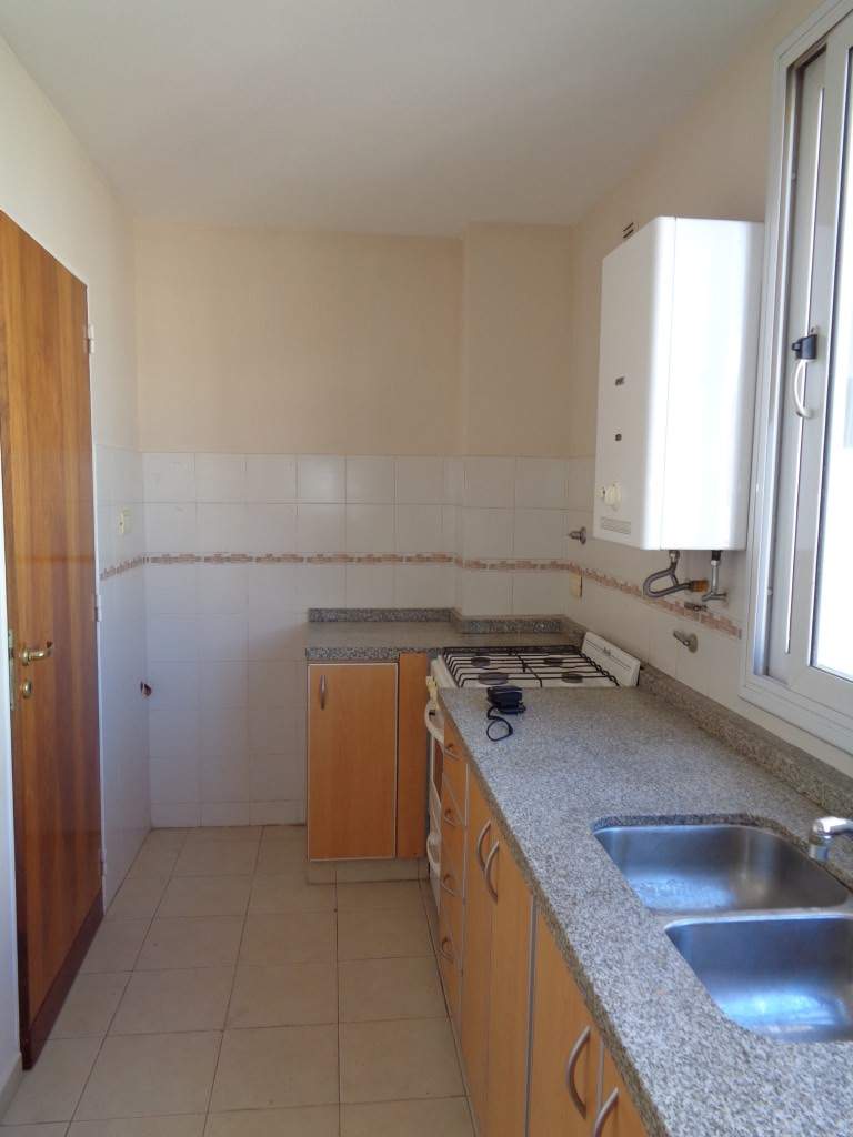 Barrio Cofico - Excelente Oportunidad!!! - Depto. de Categoría de 2 Dormitorios, Amplio con Balcón y Terraza cAsador y Solárium. Apto Crédito