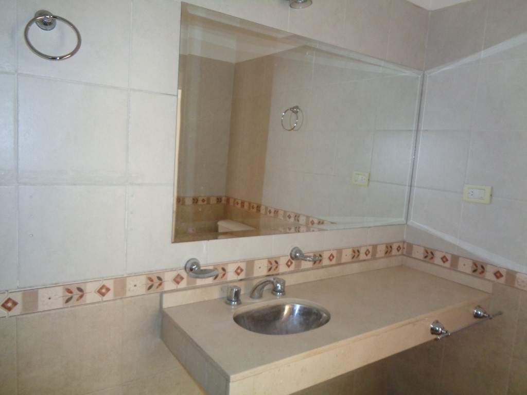 Barrio Cofico - Excelente Oportunidad!!! - Depto. de Categoría de 2 Dormitorios, Amplio con Balcón y Terraza cAsador y Solárium. Apto Crédito