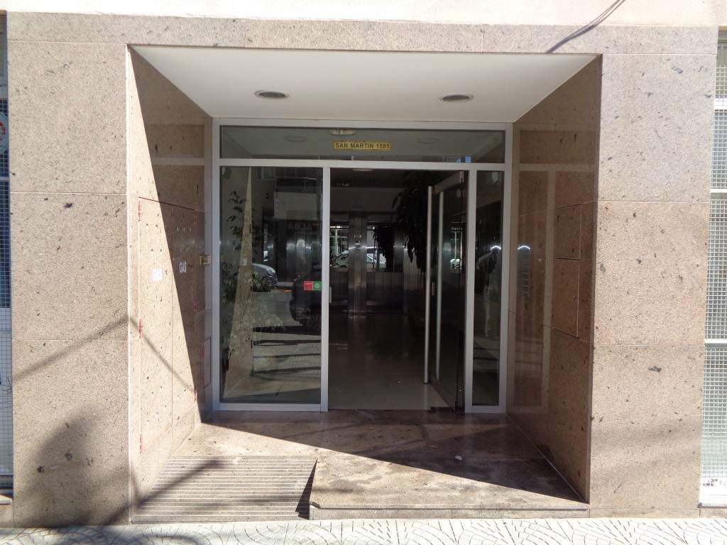 Barrio Cofico - Excelente Oportunidad!!! - Depto. de Categoría de 2 Dormitorios, Amplio con Balcón y Terraza cAsador y Solárium. Apto Crédito
