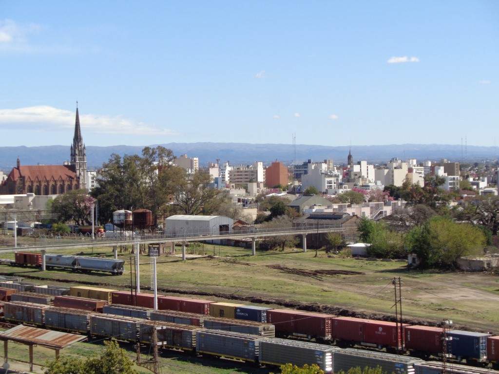 Barrio Cofico - Excelente Oportunidad!!! - Depto. de Categoría de 2 Dormitorios, Amplio con Balcón y Terraza cAsador y Solárium. Apto Crédito