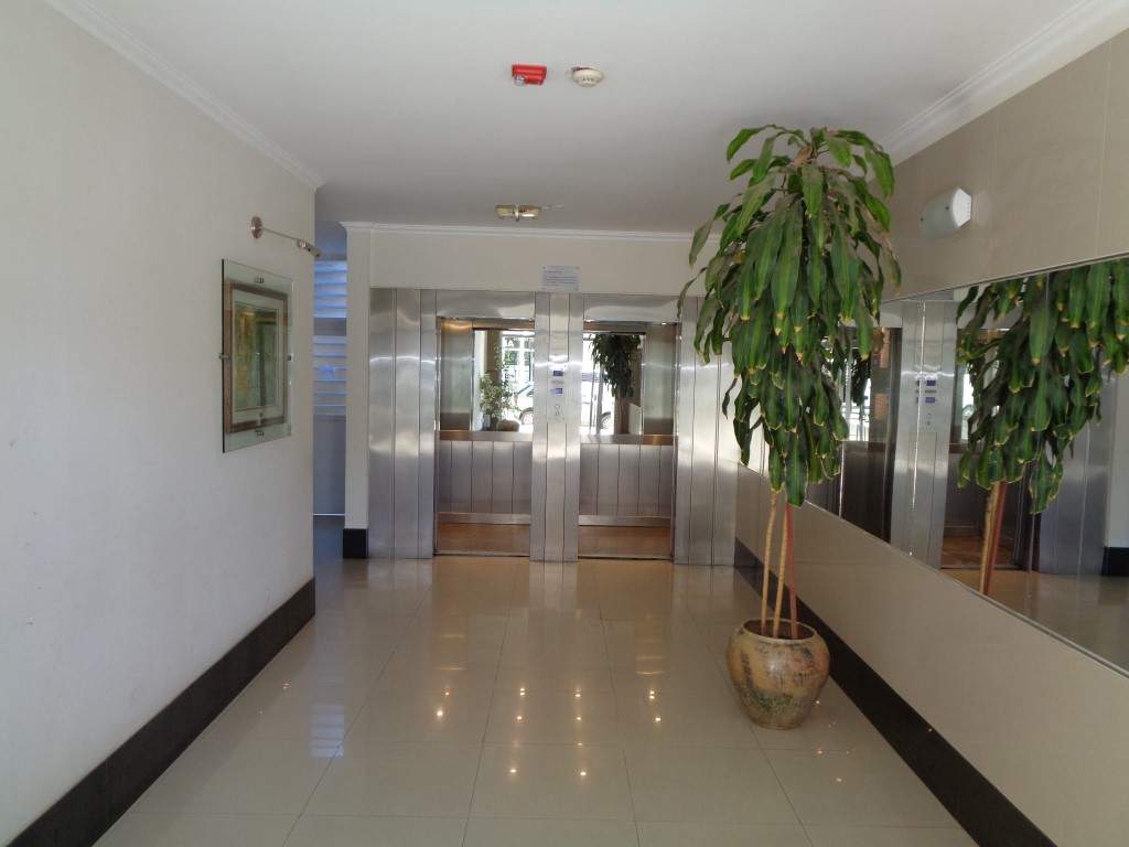 Barrio Cofico - Excelente Oportunidad!!! - Depto. de Categoría de 2 Dormitorios, Amplio con Balcón y Terraza cAsador y Solárium. Apto Crédito