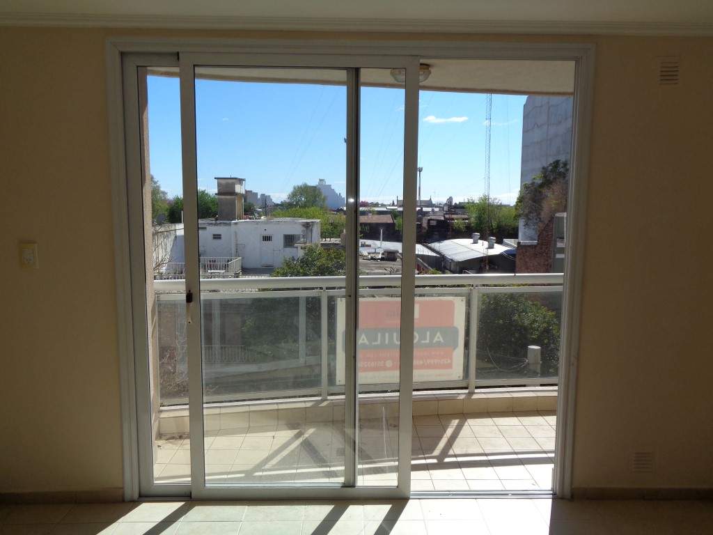 Barrio Cofico - Excelente Oportunidad!!! - Depto. de Categoría de 2 Dormitorios, Amplio con Balcón y Terraza cAsador y Solárium. Apto Crédito